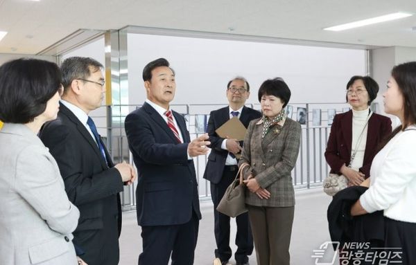 김성제 의왕시장, 내손중고등학교 ‘학교 공개의 날’ 참석… “명품학교 도약 위한 지원 아끼지 않을 것”