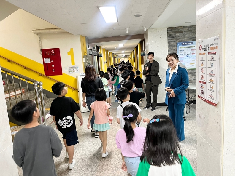 철산초 현장 간담회(사진제공=임오경 의뭔실)