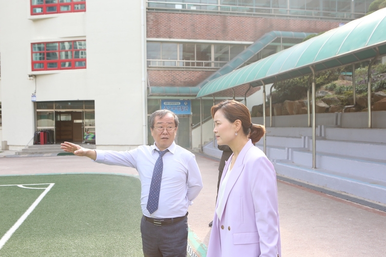광명중 현장 간담회(사진제공=임오경 의원실)