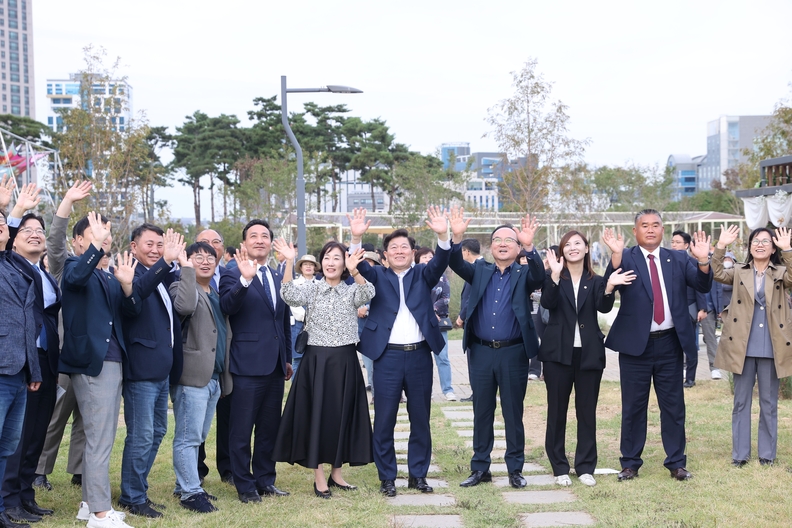광명시와 경기도가 공동 주최하는 제11회 경기정원문화박람회가 지난 6일 광명시 일직동 새빛공원에서 막을 올렸다(사진제공=광명시)