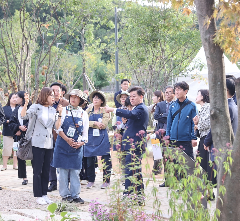 광명시와 경기도가 공동 주최하는 제11회 경기정원문화박람회가 지난 6일 광명시 일직동 새빛공원에서 막을 올렸다(사진제공=광명시)
