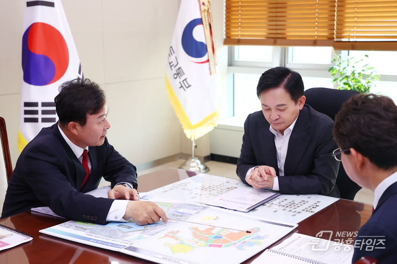 김성제 의왕시장, 국토교통부 장관 만나 현안 건의