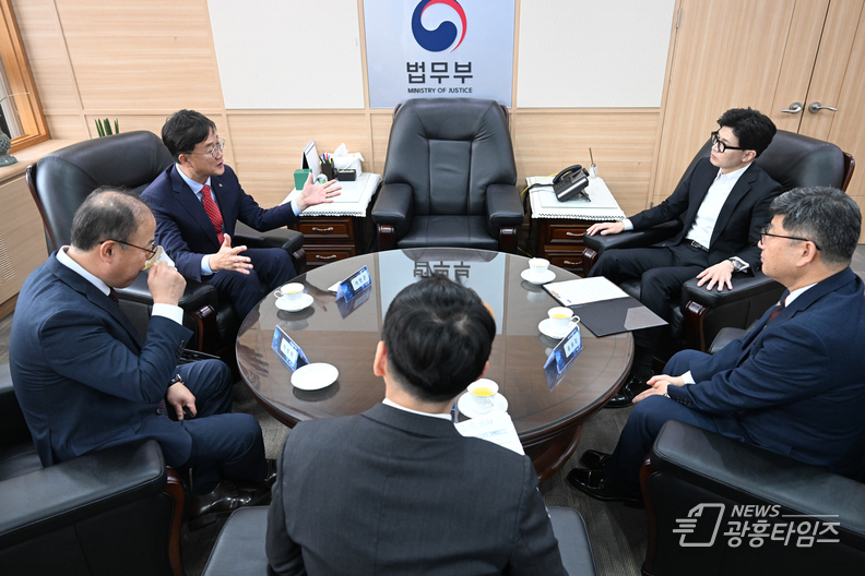 이민근 안산시장, 한동훈 장관 면담_제안서 전달