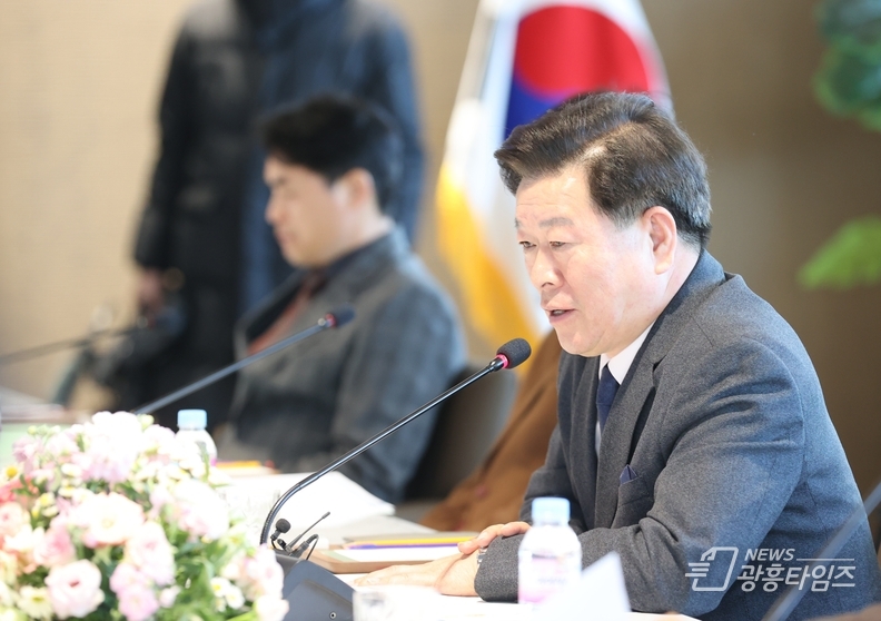 30일 광명시(시장 박승원)에 따르면 12개 지자체는 이날 오전 수원컨벤션센터에서 ‘과밀억제권역 자치단체 공동 대응 협의회’ 창립총회를 열고 공식 출범했다