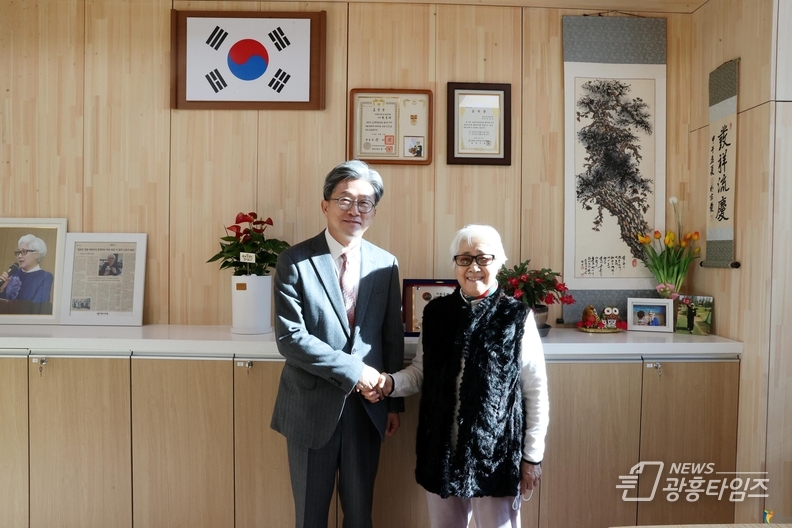 정순욱 광명부시장은 8일 관내 주요 유관기관을 방문해 기관 현안사항을 청취하고 협력 방안을 논의했다_대한노인회광명시지회