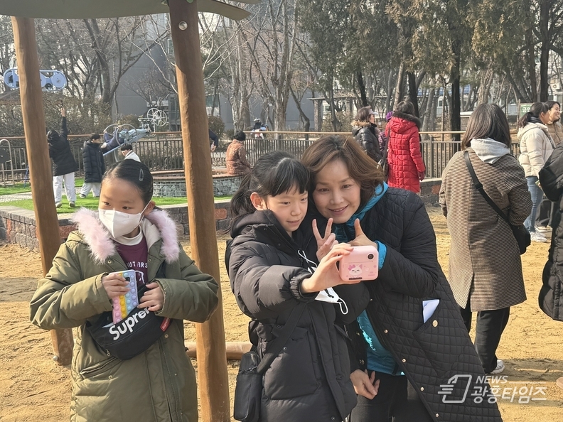 임오경 국회의원, 철산13단지 어린이놀이터 재개장식 참석