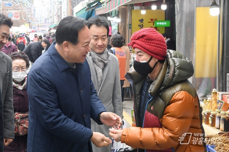 오산시, 설맞이 전통시장 장보기 행사로 민생현장 소통