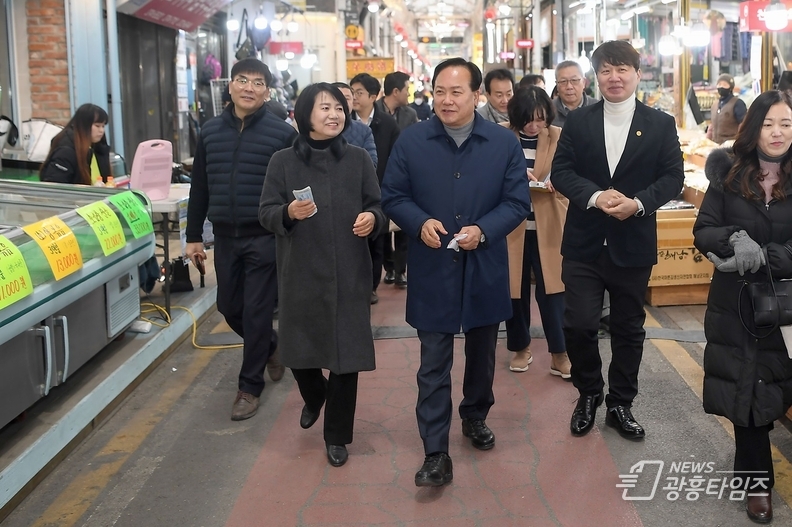 오산시, 설맞이 전통시장 장보기 행사로 민생현장 소통