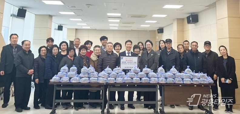 광명시 철산3동 철3사랑회는 14일 행정복지센터 2층 회의실에서 ‘사랑의 밑반찬 나눔 행사’를 진행했다.