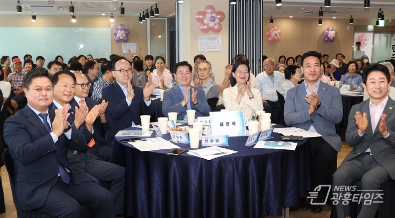 광명시 일직동 주민자치회는 지난 6일 2025년 자치계획과 마을사업을 결정하고 지역 주민의 목소리를 듣는 ‘2024년 제3회 일직동 주민총회’를 개최했다