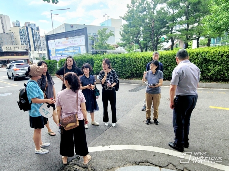‘ 호성안녕길 ’현장 방문하여 지역주민들의 의견을 청취하고 있는 조지영 의원
