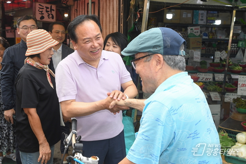 이권재 오산시장 사랑으로 나누는 장보기 행사 가져