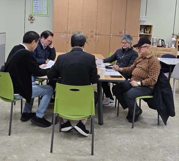 (사)한국영화인총연합회 광명지부(회장 나기수)는 제4회 광명영화제 본선 진출 작품 심사모습