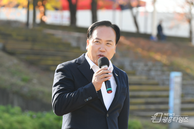 오산시 “감사한 사랑의 내 나무심기 프로젝트”자연보호오산協, 오산천에 감·사과나무 식재 기념행사