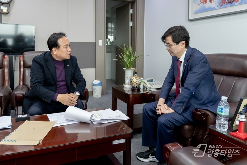 이권재 오산시장, 조경태 국회의원 만나 유엔군 초전기념식 국가주도 행사 추진 지원 건의