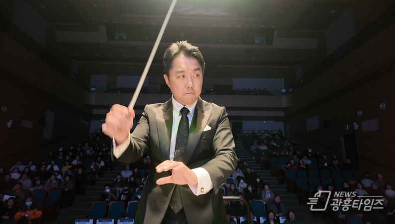 라현수 상임 지휘자 
