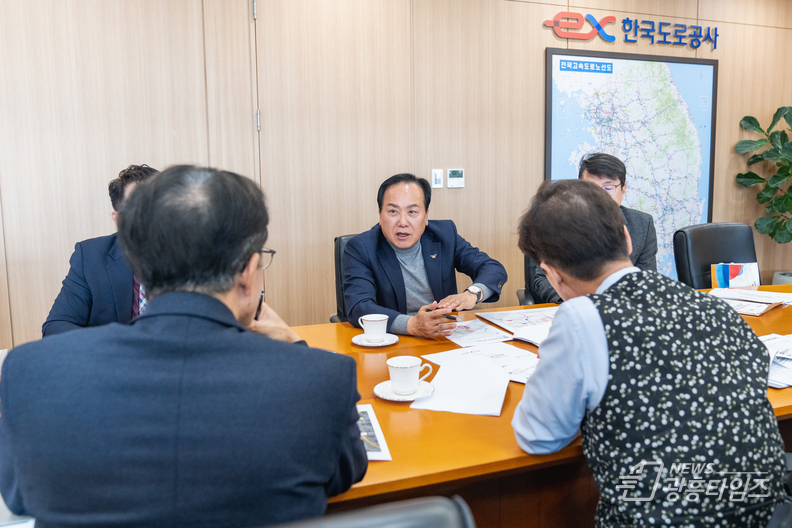 이권재 오산시장, 함진규 한국도로공사 사장 만나 경부고속도로 상부개발·오산IC 입체화·하이패스IC 신설 등 건의