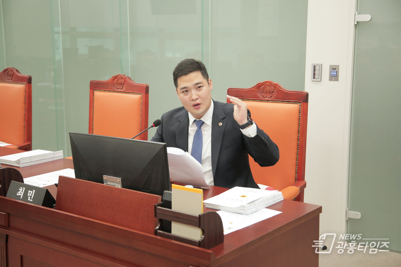 최민 의원, 유보통합준비단 대상으로 2025년 예산에 0-2세 유아급식비 감액을 질타