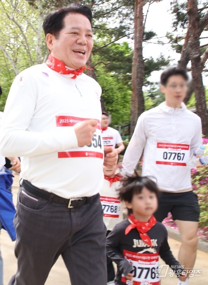 최대호 안양시장 국제어린이마라톤 참여