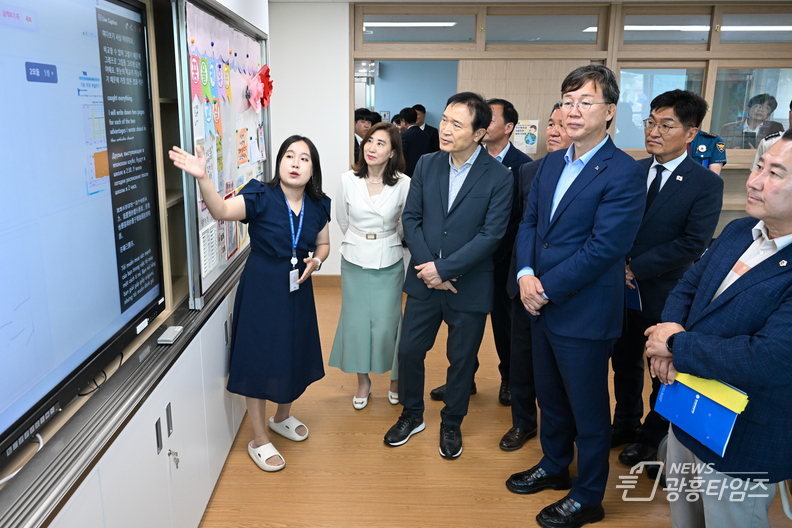 안산시, 경기도교육청과 다문화 교육 현장 점검… 원곡초 준공식도 열려