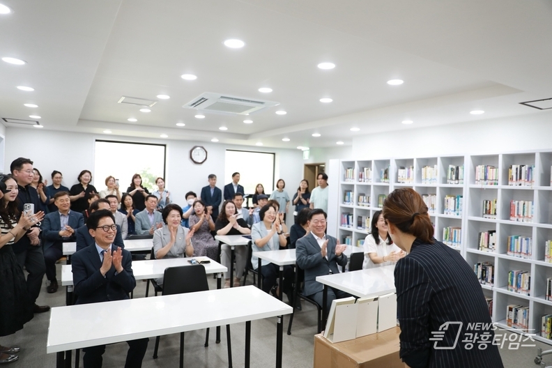 국회도서관, 광명동 작은도서관 두 곳에 도서 700권 기증