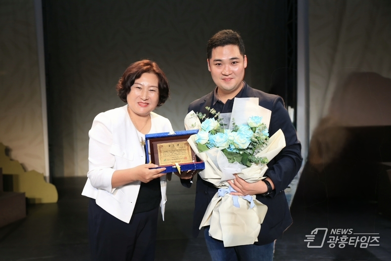 최민 의원, 0~2세 영아 급식비 예산 확보 노력 등 현장 목소리 정책 반영 공로... 2025년 경기도보육인 감사패 수상