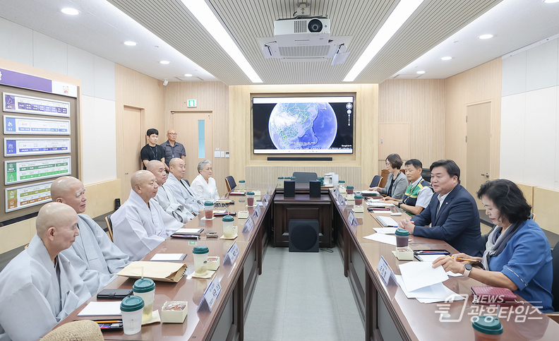 18일 시청 다슬방에서 열린 시흥시불교연합회와의 간담회 현장