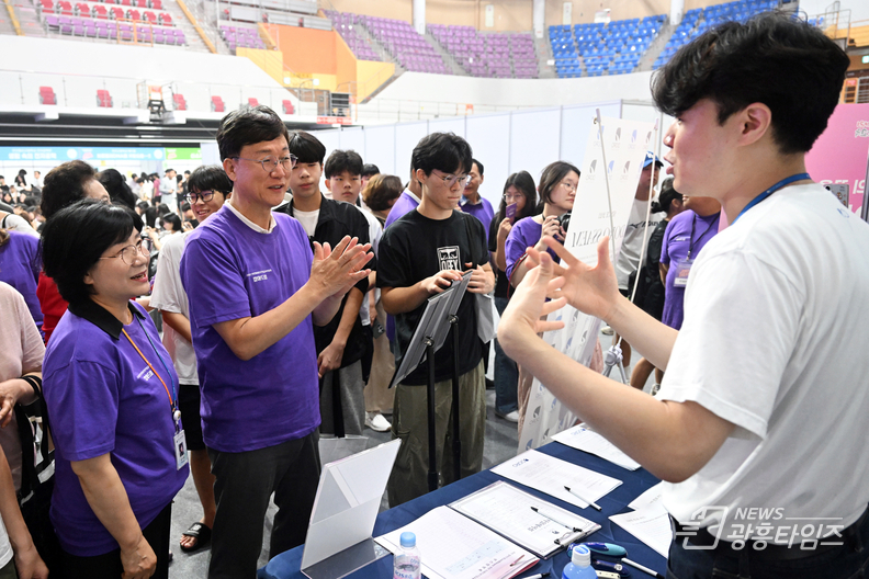 안산시, '미래진로직업교육박람회' 성황리 개최… 진로 설계 디딤돌