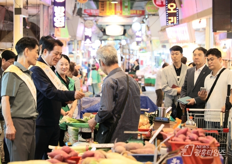 최대호 안양시장, 추석 명절 맞아 전통시장 방문