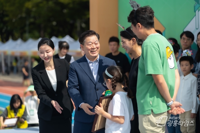 책 속에서 찾은 보물 같은 하루…‘2025 광명시 책축제’성황리 마무리