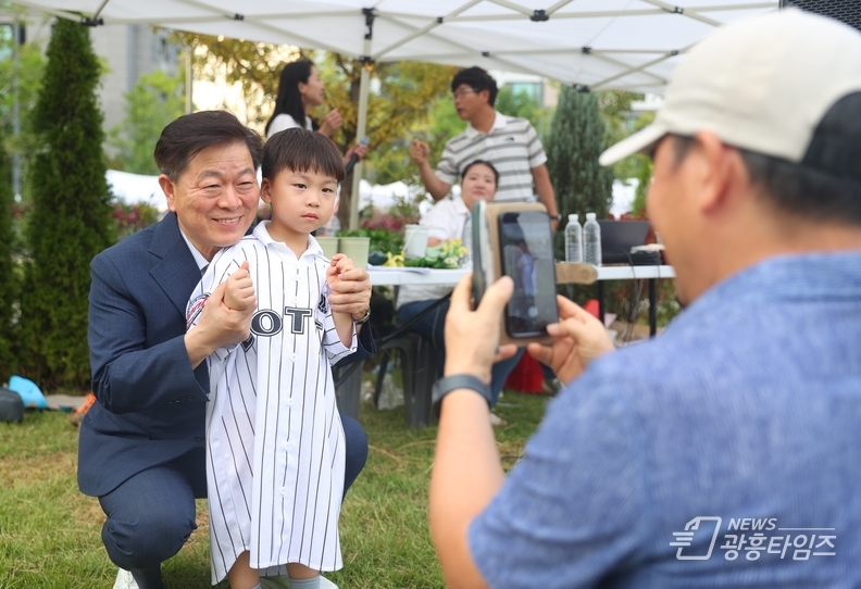 광명시, 시민과 함께한 정원문화축제로 가을 도심 물들여