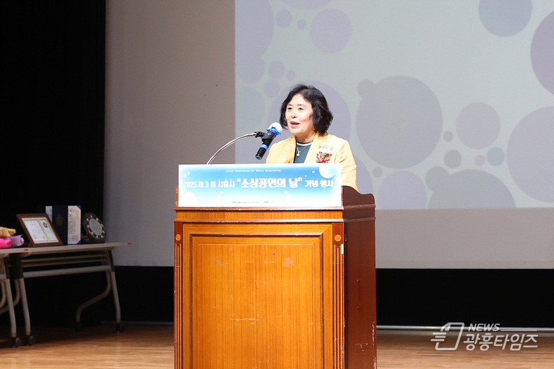 축사하고 있는 오인열 의장