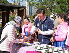 의왕시청소년재단, 지역 어르신과 함께하는 "차(茶)로 나누는 마음" 사회공헌 활동 전개!