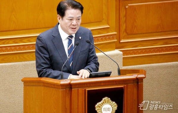 최대호 안양시장. 내년 시정운영 방향 밝혀…AI 기반 스마트 콤팩트 도시 등 비전 제시!