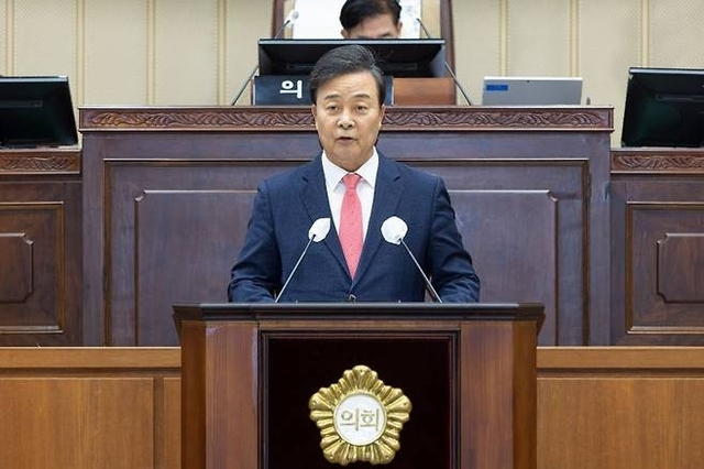 [속보] 김성제 의왕시장, 아파트 골프연습장서 심정지로 발견…응급치료 후 호흡·맥박 회복