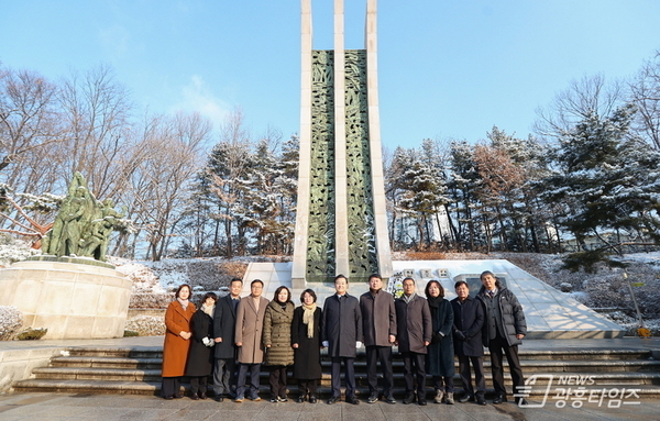 김성제 의왕시장, 시정 복귀…첫 행보로 현충탑 신년 참배!