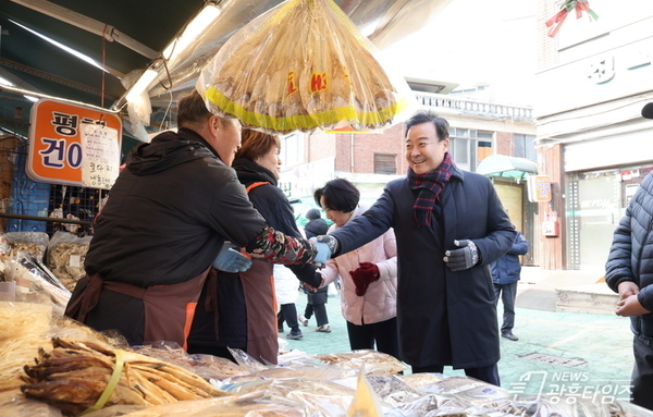 김성제 의왕시장, 설 명절 앞두고 도깨비시장 방문 …전통시장 장보기 행사 실시!