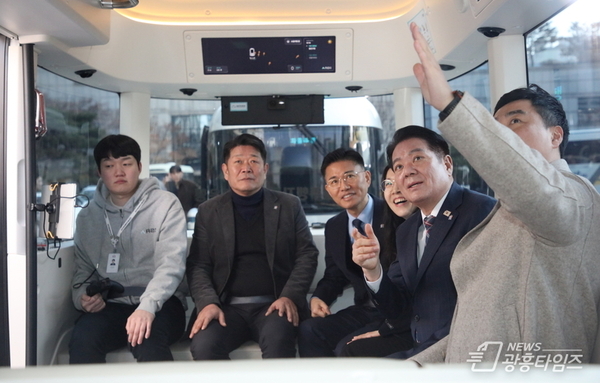 안양시, 운전석 없는 '레벨4 자율주행 셔틀' 달린다…시승 행사 진행!