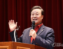 김성제 의왕시장 "어르신들, 노인대학에서 마음껏 배우고 소통하시길"