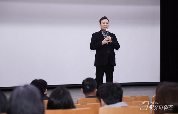 김성제 의왕시장 "다양한 진로‧진학 프로그램 마련해 나갈 것"