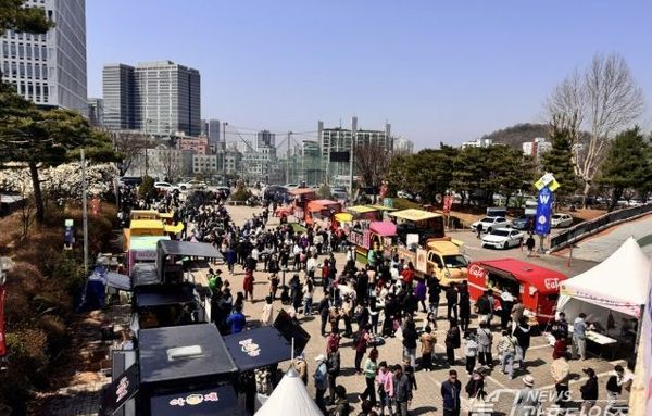 [기획]"가장 가까운 곳에서 만나는 봄" 봄꽃과 문화 행사로 활짝 피는 부천!