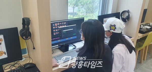 꿈누리카페 마스크 스크랩 만들기 운영(사진제공=의왕시) 꿈누리카페 마스크 스크랩 만들기 운영(사진제공=의왕시)