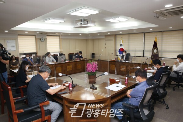 군포시의회, 비위 행위 의원 제명처분 판결 결과 공개-간담회 모습(사진제공=군포시의회) 보도자료(군포시의회, 비위 행위 의원 제명처분 판결 결과 공개)-간담회 모습
