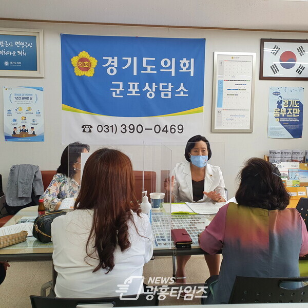 정윤경 의원, (사)한국유치원총연합회 경기도지회 애로사항 청취(사진제공=경기도의회) 정윤경 의원, (사)한국유치원총연합회 경기도지회 애로사항 청취(사진제공=경기도의회)