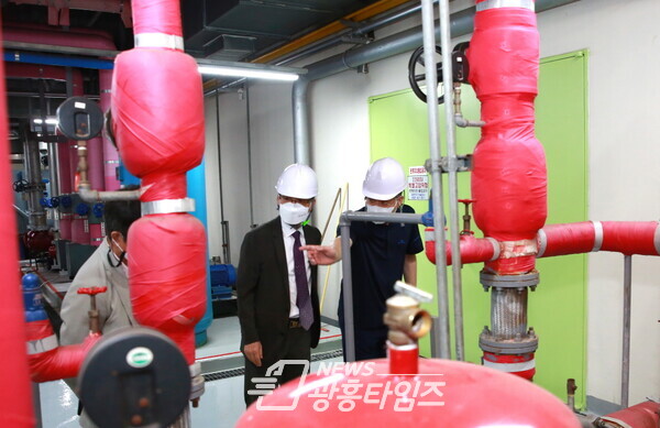 의왕도시공사사장 시설점검(사진제공=의왕시) 의왕도시공사사장 시설점검(사진제공=의왕시)
