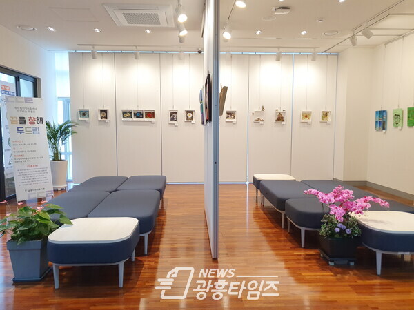 광명시 연서도서관 연서갤러리(사진제공=연서도서관) 광명시 연서도서관 연서갤러리(사진제공=연서도서관)