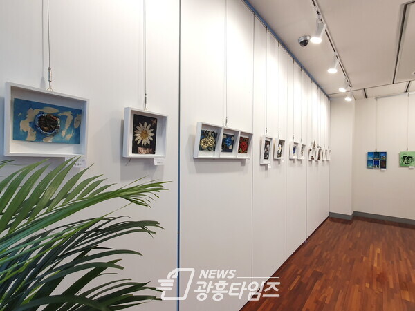 광명시 연서도서관 연서갤러리(사진제공=연서도서관) 광명시 연서도서관 연서갤러리(사진제공=연서도서관)