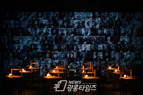극단 독립극장_달의 목소리_공연 모습(사진제공=군포문화재단) 극단 독립극장_달의 목소리_공연 모습(사진제공=군포문화재단)