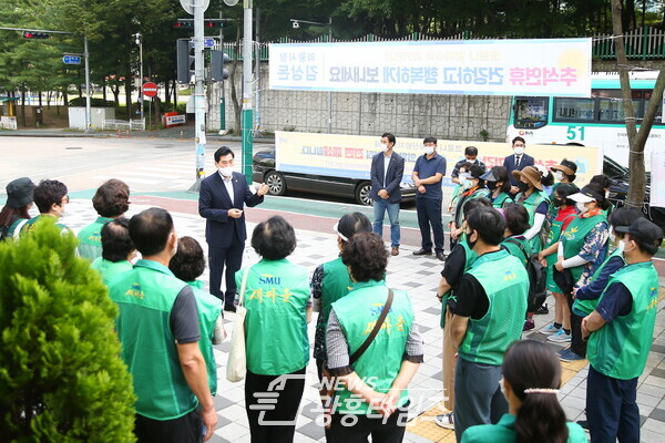 의왕시새마을회 추석명절맞이 대청소 실시(사진제공=의왕시) 의왕시새마을회 추석명절맞이 대청소 실시(사진제공=의왕시)