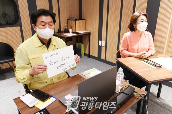 2021년09월18일-청년의날 기념 제1기 청년 서포즈단 소통하는 임병택 시장(사진제공=시흥시) 2021년09월18일-청년의날 기념 제1기 청년 서포즈단 소통하는 임병택 시장(사진제공=시흥시)